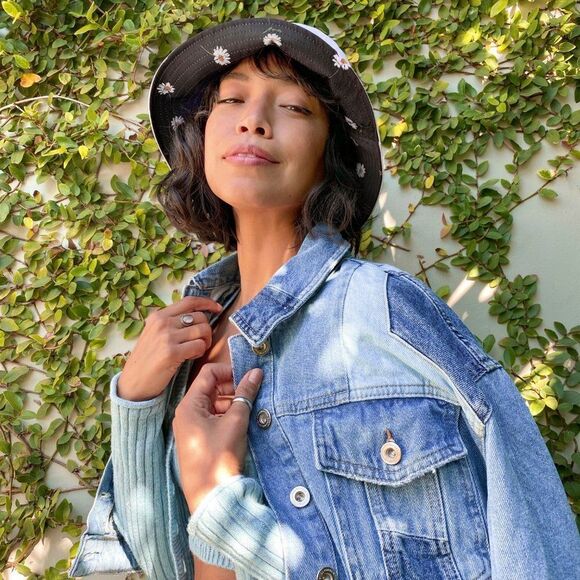 Alice + Olivia Reversible Bucket Hat - Picture 2 of 6